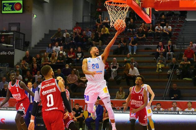 middle, Jamel Morris Syntainics MBC GER, Basketball BBL, JobStairs Giessen 46ers vs Syntainics MBC 23 10 2021 Giessen Copyright: xEibnerxPressefotox xRalphxLehmbergx