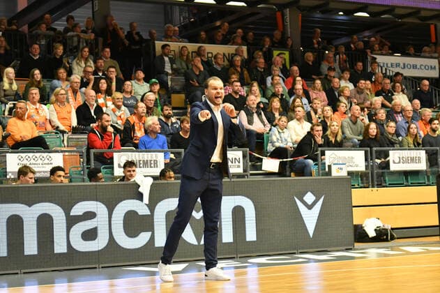 Buzas Vyautas Nuernberg Falcons BC Headcoach Basketball, BARMER 2 Basketball Bundesliga, RASTA Vechta Nuernberg Falcons BC, 23 10 2021, 6 Matchday, Rasta Dome Vechta Copyright: xWenzel Eibner-Pressefotox RVA