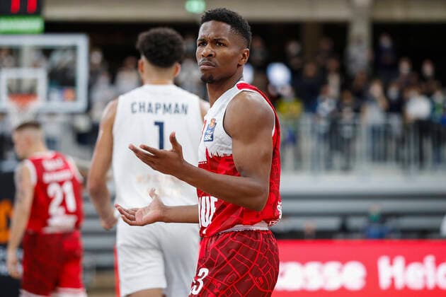 GER, Heidelberg, SNP Dome, 23 10 2021, emspor, emonline, despor, deonline, MLP Academics Heidelberg vs s Oliver Wuerzburg, easyCredit BBL, 5 matchday picture astonishment at Kerron Johnson s Oliver Wuerzburg Copyright: HMBxMedia JulienxBecker