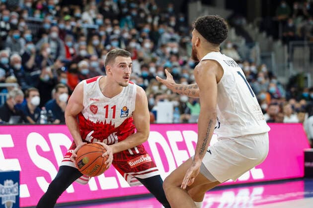 GER, Heidelberg, SNP Dome, 23 10 2021, emspor, emonline, despor, deonline, MLP Academics Heidelberg vs s Oliver Wuerzburg, easyCredit BBL, Matchday 5 Image v l Tomasz Gielo s Oliver Wuerzburg vs Brekkot Chapman MLP Academics Heidelberg Copyright: HMBxMedia JulienxBecker