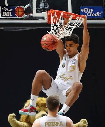 Löwen Braunschweig vs Bamberg, BBL Braunschweig, 23 10 2021, BASKETBALL easyCredit BBL Basketball Bundesliga, Löwen Braunschweig vs Brose Bamberg, 2021 season 22 Nicholas Tischler Löwen Braunschweig Braunschweig.