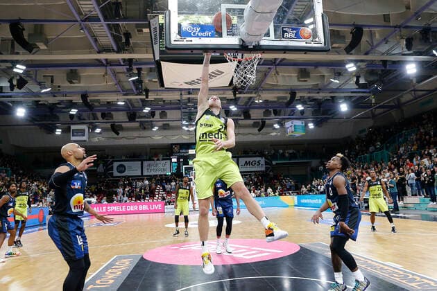 5 Matchday of the easyCredit BBL Basketball Bundesliga at Oberfrankenhalle in Bayreuth Season 2021 2022 Medi Bayreuth vs HAKRO Merlins Crailsheim Janari Jöesaar Medi Bayreuth 21 mitte