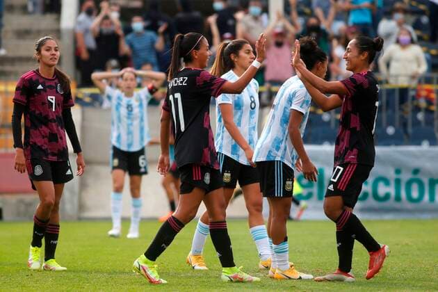 Mexico s players celebrate a goal against Argentina during a women s friendly match at the Tepa Gomez stadium, in Tepatitlan, Jalisco, Mexico, 23 October 2021. Mexico - Argentina !ACHTUNG: NUR REDAKTIONELLE NUTZUNG!  Copyright: xFranciscoxGuascox AME1558 20211023-87230f25c61c30c12d4fd08340753a46ba60b9e7