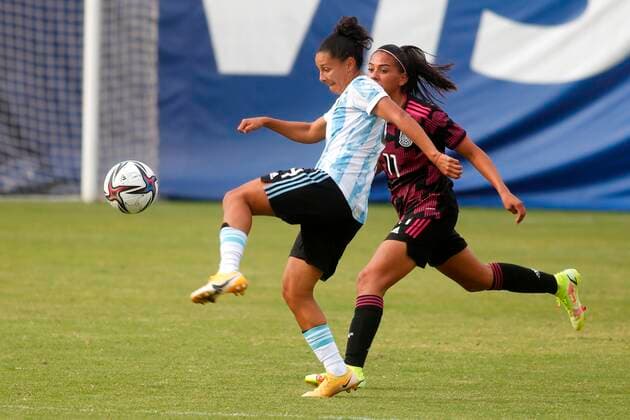 Football, Women, Mexico - Argentina