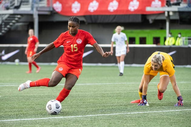 OTTAWA, ON - OCTOBER 23: Canada forward Nichelle Prince (15) scores a second had goal against New Zealand goalkeeper Erin Nayler (1) during the Women™s International Friendly, Länderspiel, Nationalmannschaft match at TD Place Stadium in Ottawa, ON. Canada on October 23, 2021. (Photo by Steven Kingsman Icon Sportswire) SOCCER: OCT 23 Women s - New Zealand at Canada Icon211023011