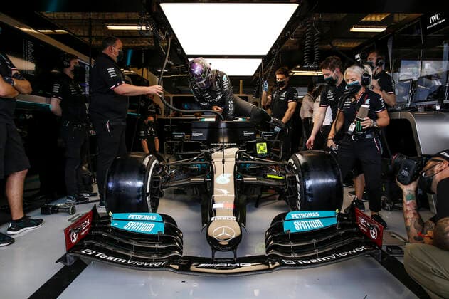 HAMILTON Lewis (gbr), Mercedes AMG F1 GP W12 E Performance, portrait during the Formula 1 Aramco United States Grand Prix 2021, 17th round of the 2021 FIA Formula One World Championship, WM, Weltmeisterschaft from October 21 to 24, 2021 on the Circuit of the Americas, in Austin, Texas, United States of American - F1 - UNITED STATES GRAND PRIX 2021 DPPI Panoramic  00121035_F12021GP17USA_JK198884