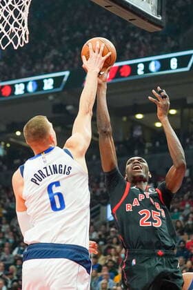 October 23, 2021, Toronto, on, Canada: Dallas Mavericks centre Kristaps Porzingis (6) blocks a shot by Toronto Raptors forward Chris Boucher (25) during first half NBA, Basketball Herren, USA action in Toronto on Saturday, October 23, 2021. Canada News - October 23, 2021  - ZUMAc35_ 20211023_zaf_c35_098 Copyright: xEvanxBuhlerx