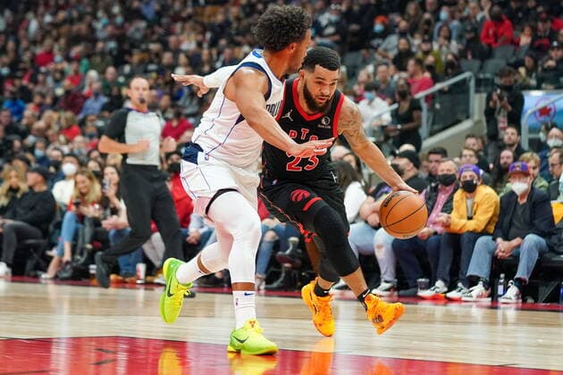 October 23, 2021, Toronto, on, Canada: Toronto Raptors guard Fred VanVleet (23) drives to the basket against Dallas Mavericks guard Jalen Brunson (13) during first half NBA, Basketball Herren, USA action in Toronto on Saturday, October 23, 2021. Canada News - October 23, 2021  - ZUMAc35_ 20211023_zaf_c35_099 Copyright: xEvanxBuhlerx