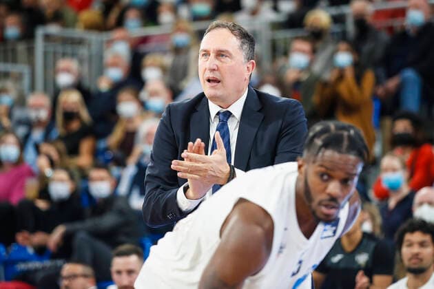 GER, Heidelberg, SNP Dome, 23 10 2021, emspor, emonline, despor, deonline, MLP Academics Heidelberg vs s Oliver Wuerzburg, easyCredit BBL, 5 matchday picture Head Coach Branislav Ignjatovic MLP Academics Heidelberg cheers on his team Copyright: HMBxMedia JulienxBecker