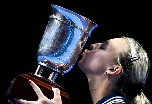 6679473 24.10.2021 Estonia?s Anett Kontaveit poses with a trophy after winning the women s singles final tennis match against Russia s Ekaterina Alexandrova at the Kremlin Cup, in Moscow, Russia. Alexey Filippov Sputnik Russia Tennis Kremlin Cup  9a3e16857df130e2