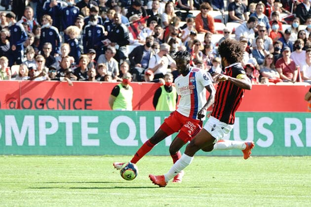 Philana Tinotenda Kadewere (Lyon) - Dante (OGC Nice) FOOTBALL : OGC Nice vs Lyon - Ligue 1 Uber Eats - Nice - 24 10 2021 NorbertScanella Panoramic 