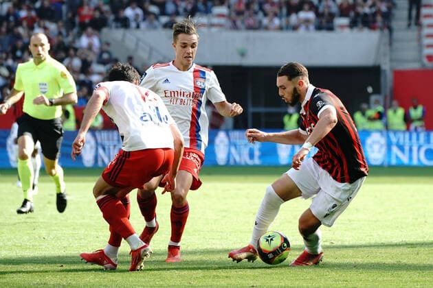 Amine Gouiri (OGC Nice) - Maxence Caqueret (Lyon) FOOTBALL : OGC Nice vs Lyon - Ligue 1 Uber Eats - Nice - 24 10 2021 NorbertScanella Panoramic 