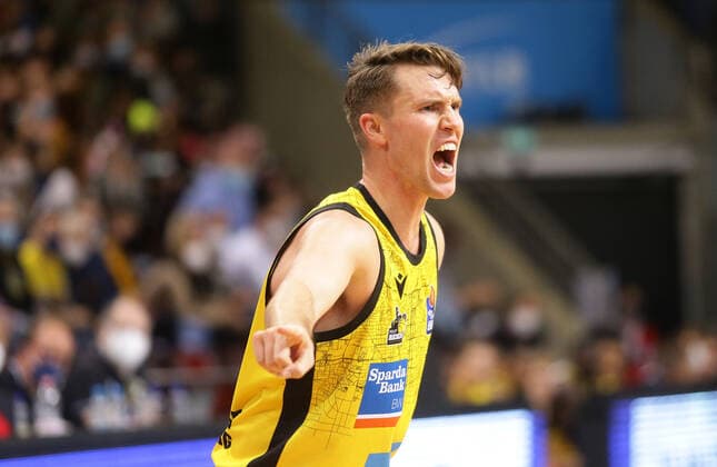 Ludwigsburg , Basketball easycredit BBL Bundesliga MHP Riesen Ludwigsburg vs Telekom Baskets Bonn , Jordan Hulls Riesen