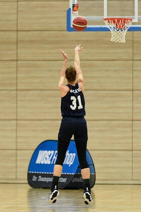 Halle, Germany 24 October 2021 1 BBL Women 2021 2022 Gisa Lions SV Halle vs Capitol Bascats Duesseldorf Britta Worms Duesseldorf SWH arena Sachsen Anhalt Copyright: xFotostandx xxBallaschx
