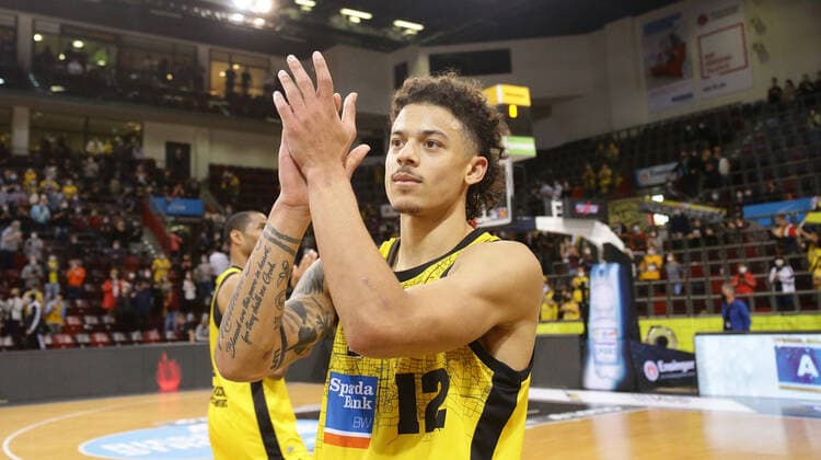 Ludwigsburg , Basketball easycredit BBL Bundesliga MHP Riesen Ludwigsburg vs Telekom Baskets Bonn , Jonah Radebaugh Riesen