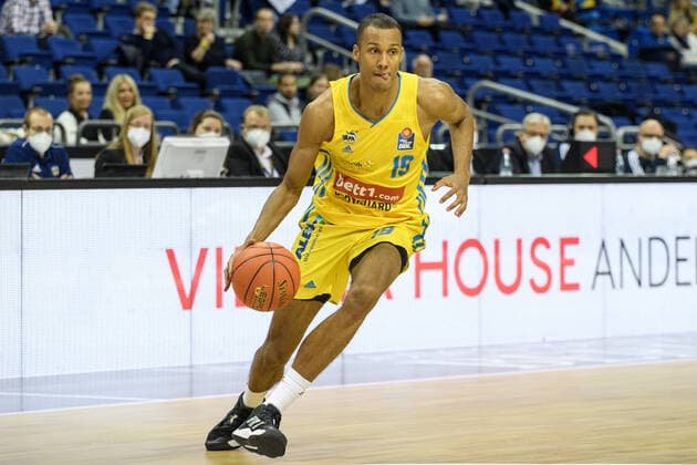 Louis Olinde ALBA, 24 10 2021, BBL, Alba Berlin vs BG Goettingen, at the Mercedes Benz Arena, GER, Berlin, 24 10 21, BBL, Alba vs BG Goettingen, Berlin Copyright: xUwexKoch Eibner-Pressefotox EP_UKH