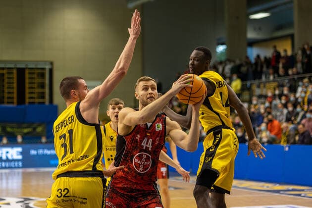 Daniel Keppeler Tigers Tuebingen, 31 Marko Bacak Bayer Giants Leverkusen, 44 Bakary Diba Tigers Tuebingen, 44 ¨¨¨Tigers Tuebingen vs Bayer Giants Leverkusen, 2 Basketball, Bundesliga, Pro A, Barmer 2 Basketball, Matchday 6, Season 2021 2022, 24 10 2021, ¨¨ Tigers Tuebingen Bayer Giants Leverkusen, Basketball, 2 Bundesliga, Barmer 2 Basketball, Matchday 6, Season 2020 2021, 24 10 2021 Rottenburg am Neckar. Copyright: xNinaxSander xEibnerxPressefotoxIx EP_NSR