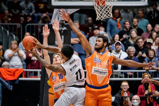 Niners Chemnitz vs Ratiopharm Ulm, Basketball, Bundesliga, BBL, easycredit BBL, Spieltag 5, Spielzeit 2021 2022, 24 10 2021, Niners Chemnitz vs Ratiopharm Ulm, Basketball, Bundesliga, BBL, easycredit BBL, Spieltag 5, Spielzeit 2021 2022, 24 10 2021, Foto EIBNER Thorsten Ochs Chemnitz Copyright: xEibner-Pressefoto ThorstenxOchsx EP_TOS