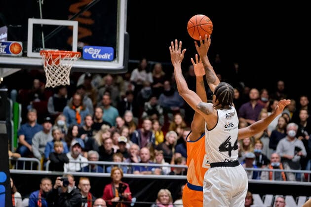 Niners Chemnitz vs Ratiopharm Ulm, Basketball, Bundesliga, BBL, easycredit BBL, Spieltag 5, Spielzeit 2021 2022, 24 10 2021, Niners Chemnitz vs Ratiopharm Ulm, Basketball, Bundesliga, BBL, easycredit BBL, Spieltag 5, Spielzeit 2021 2022, 24 10 2021, Foto EIBNER Thorsten Ochs Chemnitz Copyright: xEibner-Pressefoto ThorstenxOchsx EP_TOS