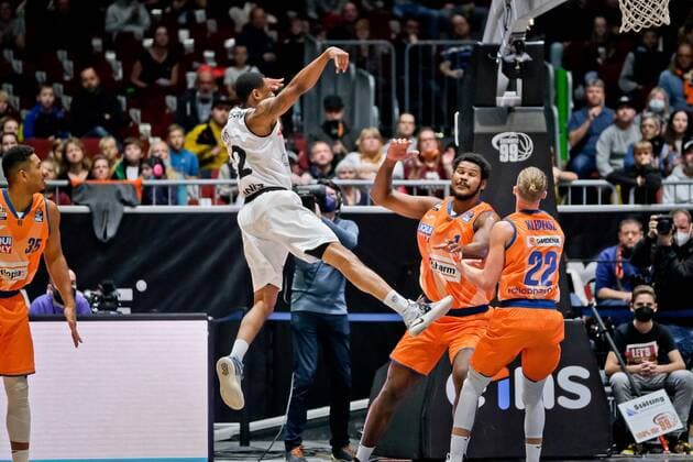 Niners Chemnitz vs Ratiopharm Ulm, Basketball, Bundesliga, BBL, easycredit BBL, Spieltag 5, Spielzeit 2021 2022, 24 10 2021, Niners Chemnitz vs Ratiopharm Ulm, Basketball, Bundesliga, BBL, easycredit BBL, Spieltag 5, Spielzeit 2021 2022, 24 10 2021, Foto EIBNER Thorsten Ochs Chemnitz Copyright: xEibner-Pressefoto ThorstenxOchsx EP_TOS