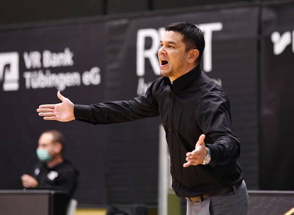 Basketball 2 Bundesliga 2021 2022 6 Matchday 24 09 2021 in Rottenburg Tigers Tuebingen Bayer Giants Leverkusen Coach Daniel Jansson Tigers