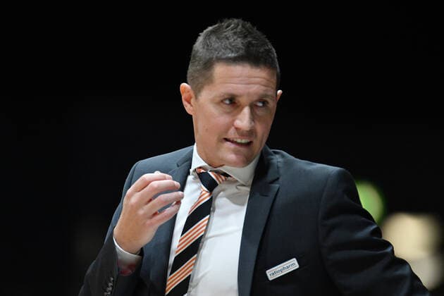 Jaka Lakovic Trainer, Head Coach, Ratiopharm Ulm , Niners Chemnitz vs Ratiopharm Ulm, 24 10 2021, easycredit Basketball Bundesliga, GER, Season 2021 2022 Niners Chemnitz vs Ratiopharm Ulm, 24 10 2021, easycredit Basketball Bundesliga, GER, Season 2021 2022 Chemnitz Copyright: xBertxHarzer xEibner-xPressefotox