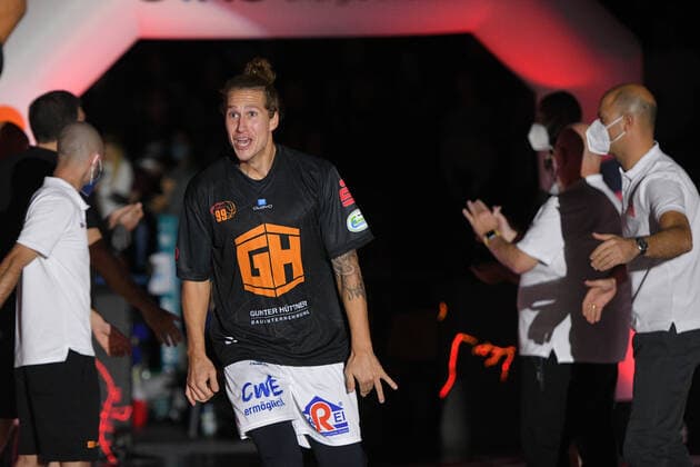 Malte Ziegenhagen Niners Chemnitz during the run-in, Niners Chemnitz vs Ratiopharm Ulm, 24 10 2021, easycredit Basketball Bundesliga, GER, Season 2021 2022 Niners Chemnitz vs Ratiopharm Ulm, 24 10 2021, easycredit Basketball Bundesliga, GER, Season 2021 2022 Chemnitz Copyright: xBertxHarzer xEibner-xPressefotox