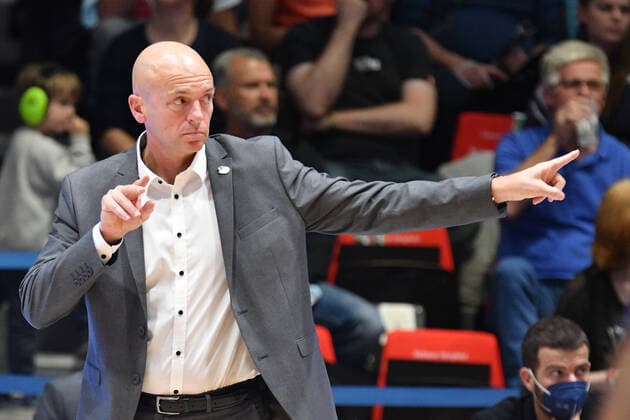 Rodrigo Pastore Trainer, Head Coach, Niners Chemnitz , Niners Chemnitz vs Ratiopharm Ulm, 24 10 2021, easycredit Basketball Bundesliga, GER, Season 2021 2022 Niners Chemnitz vs Ratiopharm Ulm, 24 10 2021, easycredit Basketball Bundesliga, GER, Season 2021 2022 Chemnitz Copyright: xBertxHarzer xEibner-xPressefotox