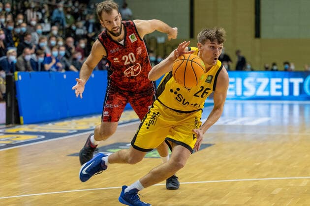 JJ Mann Bayer Giants Leverkusen, 20 Till Joenke Tigers Tuebingen, 26 ¨¨¨Tigers Tübingen vs Bayer Giants Leverkusen, 2 basketball, Bundesliga, Pro A, Barmer 2 basketball, matchday 6, season 2021 2022, 24 10 2021, ¨¨ Tigers Tübingen Bayer Giants Leverkusen, basketball, 2 Bundesliga, Barmer 2 basketball, matchday 6, season 2020 2021, 24 10 2021 Rottenburg am Neckar. Copyright: xNinaxSander xEibnerxPressefotoxIx EP_NSR