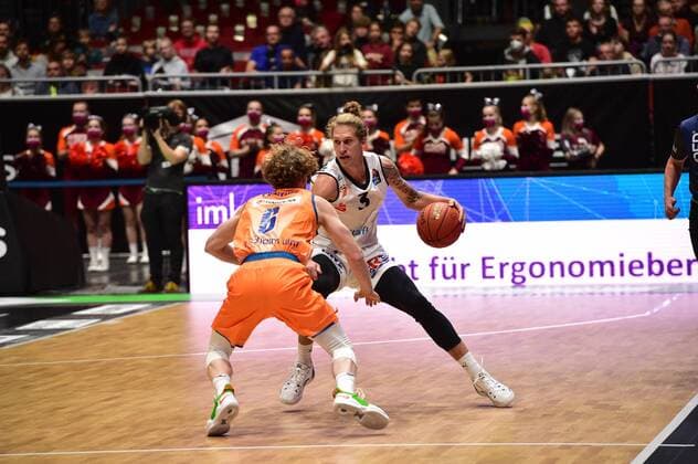 24 10 2021, easyCredit Basketball Bundesliga, BBL, 2021 2022 season, mens, Chemnitz Niners Ratiopharm Ulm, Copyright Seidel Trienitz Per Günther, Ratiopharm Ulm, Malte Ziegenhagen, Niners Chemnitz Chemnitz Fair Chemnitz Saxony Germany