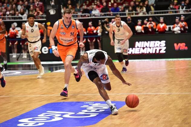 24 10 2021, easyCredit Basketball Bundesliga, BBL, 2021 2022 season, men, Chemnitz Niners Ratiopharm Ulm, Copyright Seidel Trienitz Gerald Robinson, Niners Chemnitz Chemnitz Fair Chemnitz Saxony Germany.
