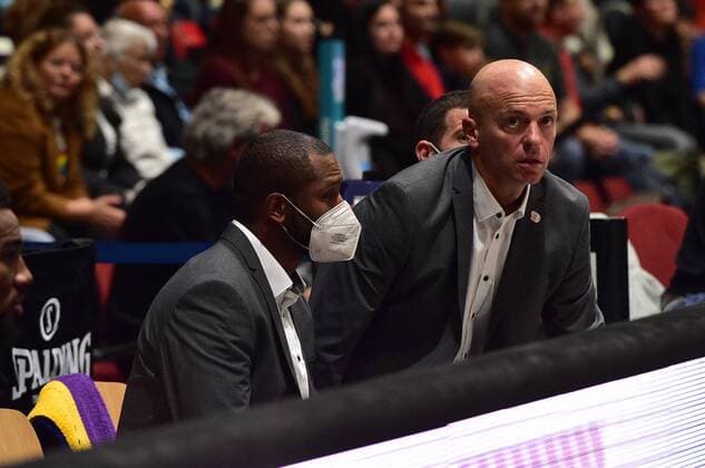 24 10 2021, easyCredit Basketball Bundesliga, BBL, 2021 2022 season, men, Chemnitz Niners Ratiopharm Ulm, Copyright Seidel Trienitz Virgil Matthews Assistant Coach , Niners Chemnitz, Rodrigo Pastore Headcoach , Niners Chemnitz Chemnitz Fair Chemnitz Saxony Germany