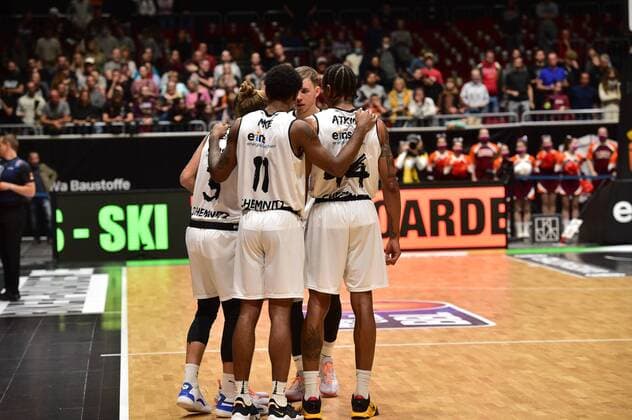 24 10 2021, easyCredit Basketball Bundesliga, BBL, 2021 2022 season, mens, Chemnitz Niners Ratiopharm Ulm, Copyright Seidel Trienitz Malte Ziegenhagen, Niners Chemnitz, Isiaha Mike, Niners Chemnitz, Darion Atkins, Niners Chemnitz Chemnitz Fair Chemnitz Saxony Germany