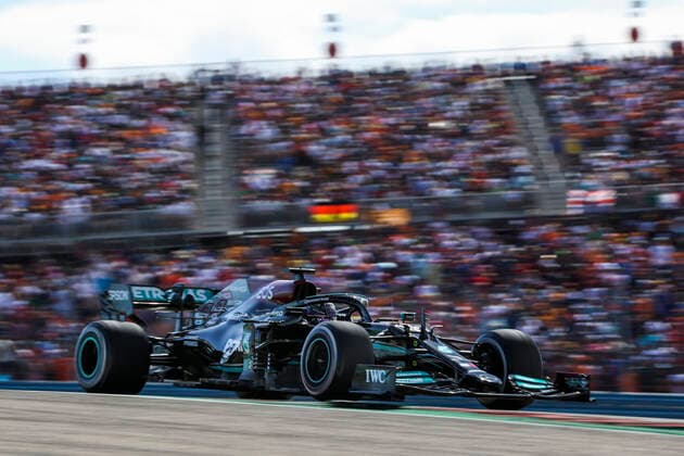 44 HAMILTON Lewis (gbr), Mercedes AMG F1 GP W12 E Performance, action during the Formula 1 Aramco United States Grand Prix 2021, 17th round of the 2021 FIA Formula One World Championship, WM, Weltmeisterschaft from October 21 to 24, 2021 on the Circuit of the Americas, in Austin, Texas, United States of American - F1 - UNITED STATES GRAND PRIX 2021 - RACE DPPI Panoramic  00121036_AV6_8250.JPG_