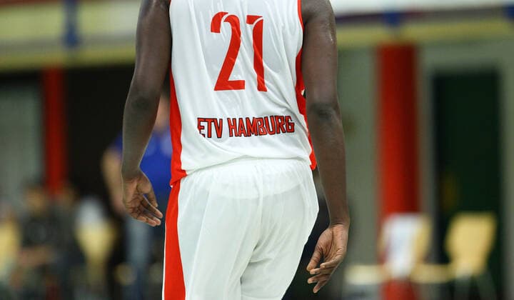 Basketball, season 2021 2002, ProB Nord BARMER 2 Basketball Bundesliga, fifth matchday, ETV Hamburg RSV Eintracht Stahnsdorf 73 82 after overtime symbol picture symbol photo ETV Hamburg Wandsbek Hamburg