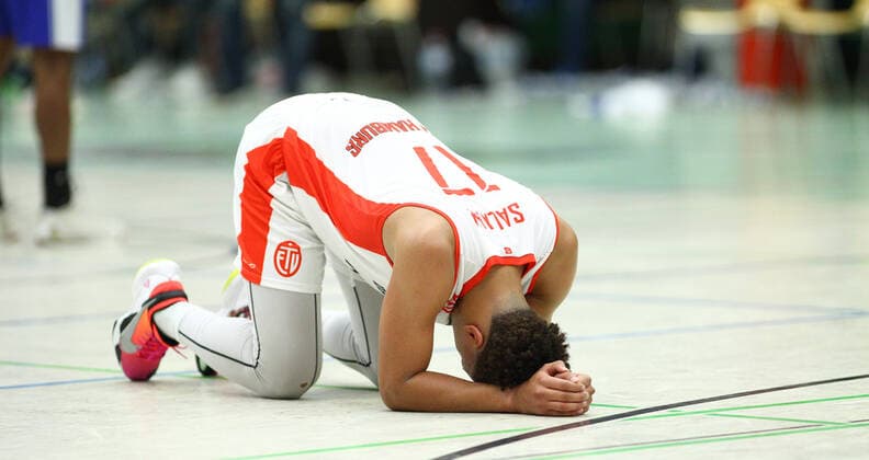 Basketball, Season 2021 2002, ProB Nord BARMER 2 Basketball Bundesliga, Fifth Matchday, ETV Hamburg RSV Eintracht Stahnsdorf 73 82 after overtime Mubarak Salami ETV , Frust Wandsbek Hamburg