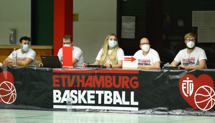 Basketball, Season 2021 2002, ProB Nord BARMER 2 Basketball Bundesliga, Fifth matchday, ETV Hamburg RSV Eintracht Stahnsdorf 73 82 after overtime Court of ETV Wandsbek Hamburg