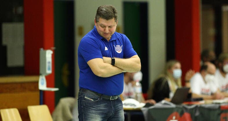 Basketball, Season 2021 2002, ProB Nord BARMER 2 Basketball Bundesliga, Fifth matchday, ETV Hamburg RSV Eintracht Stahnsdorf 73 82 after overtime RSV Coach Vladimir Pastushenko Wandsbek Hamburg