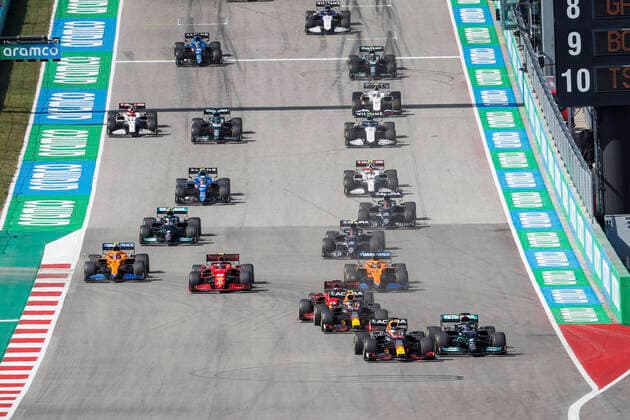 Start, 33 Max Verstappen NED, Red Bull Racing , 44 Lewis Hamilton GBR, Mercedes AMG Petronas F1 Team , 11 Sergio Perez MEX, Red Bull Racing , 16 Charles Leclerc MON, Scuderia Ferrari Mission Winnow , 4 Lando Norris GBR, McLaren F1 Team , 55 Carlos Sainz ESP, Scuderia Ferrari Mission Winnow , 3 Daniel Ricciardo AUS, McLaren F1 Team , 77 Valtteri Bottas FIN, Mercedes AMG Petronas F1 Team , 10 Pierre Gasly FRA, Scuderia AlphaTauri Honda , F1 Grand Prix of USA at Circuit of The Americas on October 24, 2021 in Austin, United States of America Photo by HOCH ZWEI Austin United States of America
