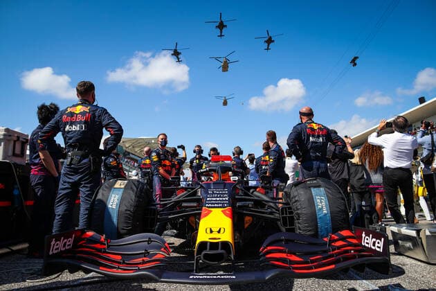 Bilder des Jahres 2021, Sport 10 Oktober Sport Themen der Woche KW42 Sport Bilder des Tages 33 VERSTAPPEN Max (nld), Red Bull Racing Honda RB16B, on the starting grid during the Formula 1 Aramco United States Grand Prix 2021, 17th round of the 2021 FIA Formula One World Championship, WM, Weltmeisterschaft from October 21 to 24, 2021 on the Circuit of the Americas, in Austin, Texas, United States of American - F1 - UNITED STATES GRAND PRIX 2021 - RACE DPPI Panoramic  20211024_GOODEN_FGO09122