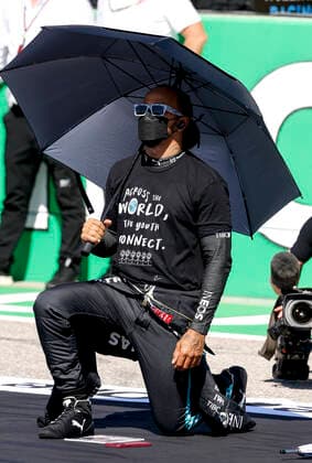 starting grid, grille de depart, HAMILTON Lewis (gbr), Mercedes AMG F1 GP W12 E Performance, portrait during the Formula 1 Aramco United States Grand Prix 2021, 17th round of the 2021 FIA Formula One World Championship, WM, Weltmeisterschaft from October 21 to 24, 2021 on the Circuit of the Americas, in Austin, Texas, United States of American - F1 - UNITED STATES GRAND PRIX 2021 - RACE DPPI Panoramic  00121036_F12021GP17USA_JK201629