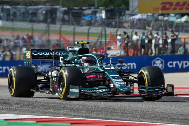 AUSTIN, TX - OCTOBER 24: Scuderia Ferrari Mission Winnow driver Sebastian Vettel (5) of Team Germany heads for turn 10 during the Aramco U.S. Grand Prix at Circuit of the Americas on October 24, 2021 in Austin, TX. (Photo by Ken Murray Icon Sportswire) AUTO: OCT 24 F1 - Aramco United States Grand Prix Icon211024044