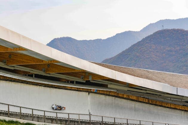 Sport Themen der Woche KW43 Sport Bilder des Tages (211025) -- BEIJING, Oct. 25, 2021 -- Kinoshita Rin of Japan competes during a men s skeleton test event for the Beijing 2022 Olympic Winter games, Winterspiele,Spiele, Summer games at the National Sliding Center in Yanqing Zone, Beijing, capital of China, Oct. 25, 2021. ) (SP)CHINA-BEIJING 2022 TEST EVENT (CN) PengxZiyang 