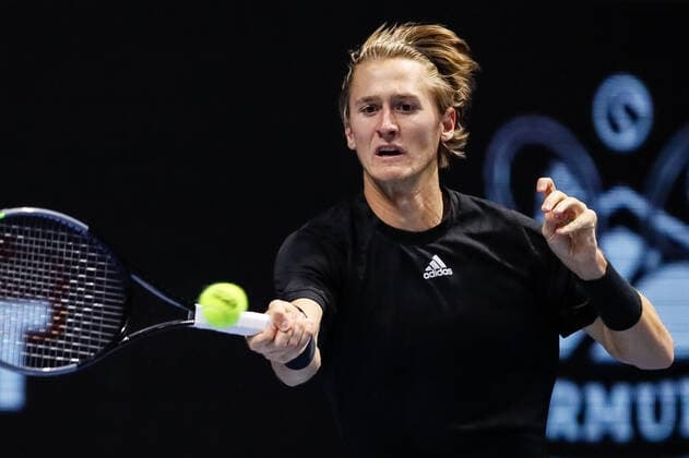 ATP, Tennis Herren St. Petersburg Open 2021 International Tennis Tournament Sebastian Korda of United States returns the ball to Nino Serdarusic of Croatia during the men s singles Round of 32 tennis match of the ATP 250 St. Petersburg Open 2021 International Tennis Tournament at the Sibur Arena on October 25, 2021 in Saint Petersburg, Russia. Saint Petersburg Russia  Copyright: xMikexKireevx kireev-notitle211025_np9Ie