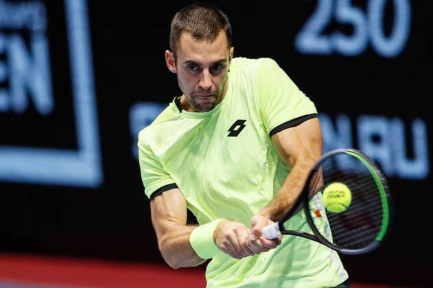 ATP, Tennis Herren St. Petersburg Open 2021 International Tennis Tournament Laslo Djere of Serbia returns the ball to Ilya Ivashka of Belarus during the men s singles Round of 32 tennis match of the ATP 250 St. Petersburg Open 2021 International Tennis Tournament at the Sibur Arena on October 26, 2021 in Saint Petersburg, Russia. Saint Petersburg Russia  Copyright: xMikexKireevx kireev-notitle211026_nppiF