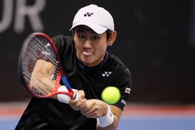 ATP, Tennis Herren St. Petersburg Open 2021 International Tennis Tournament Yoshihito Nishioka of Japan returns the ball to Botic van de Zandschulp of Netherlands during the men s singles Round of 32 tennis match of the ATP 250 St. Petersburg Open 2021 International Tennis Tournament at the Sibur Arena on October 26, 2021 in Saint Petersburg, Russia. Saint Petersburg Russia  Copyright: xMikexKireevx kireev-notitle211026_npEWe