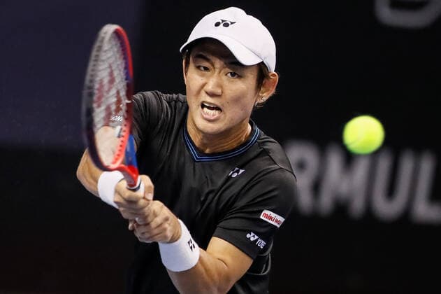 ATP, Tennis Herren St. Petersburg Open 2021 International Tennis Tournament Yoshihito Nishioka of Japan returns the ball to Botic van de Zandschulp of Netherlands during the men s singles Round of 32 tennis match of the ATP 250 St. Petersburg Open 2021 International Tennis Tournament at the Sibur Arena on October 26, 2021 in Saint Petersburg, Russia. Saint Petersburg Russia  Copyright: xMikexKireevx kireev-notitle211026_npMVR