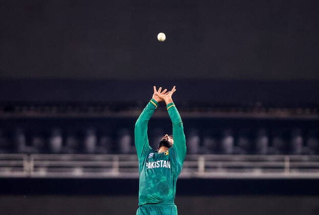 24th October 2021; Dubai International Cricket Stadium; Pakistan& x2019;s Shadab Khan takes a catch to dismiss India& x2019;s Rishabh Pant during the ICC Men s T20 World Cup match between India and Pakistan at Dubai International Cricket Stadium  ActionPlus12334169 DavidxGray