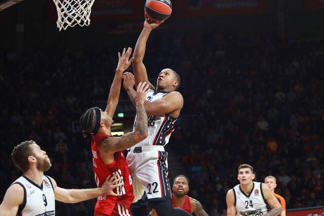 34 Gavin Schilling FCBB red vs 22 Devon Hall Olimpia Milano Basketball EuroLeague FC Bayern Muenchen vs Olimpia Milano at Audi Dome on 26 10 2021, PHOTO Mladen Lackovic LakoPress.