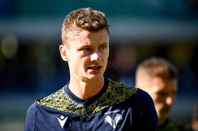 Pawel Dawidowicz (Verona) portrait during warm up during Hellas Verona FC vs SS Lazio, Italian soccer Serie A match in Verona, Italy, October 24 2021  Copyright: xEttorexGriffonix xIPAx xx 0